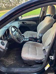 2012 Chevy Cruze, safetied - Photo 5