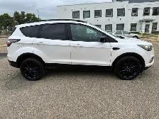2017 Ford Escape SE AWD 1.5L EcoBoost Turbo For Sale. - Photo 2