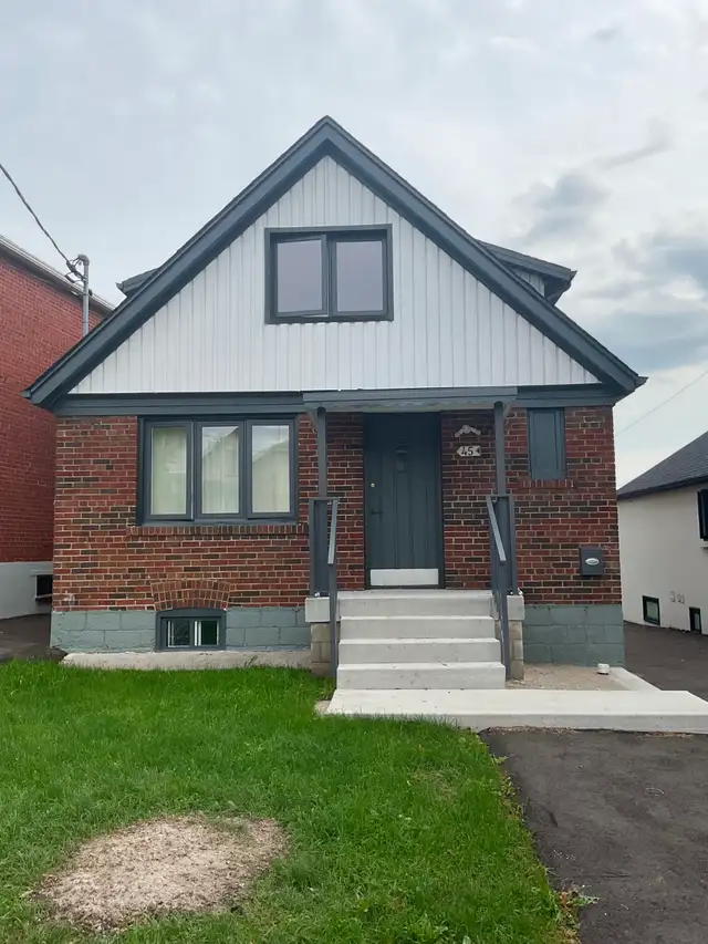 Newly Renovated 2 Bedroom Apartments Available