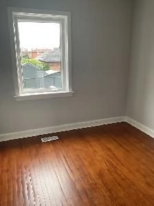 Newly Renovated 2 Bedroom Apartments Available - Photo 10