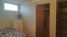 Room near UofC - Photo 3