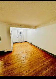 3 BEDROOM MAIN FLOOR OF A DETACHED BUNGALOW HOUSE UP FOR RENT - Photo 3