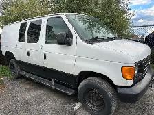 2007 Ford E-350 Cargo Van 260,000 km $3,500