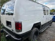 2007 Ford E-350 Cargo Van 260,000 km $3,500 - Photo 7