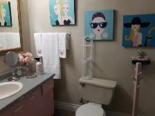 Private queen size  room in quiet clean home TRa /upper  Mid - Photo 9