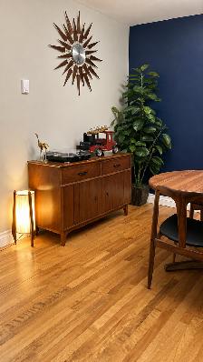 Mid century. TEAK TECK Lampe / Buffet, bahut disques vinyles, ba
