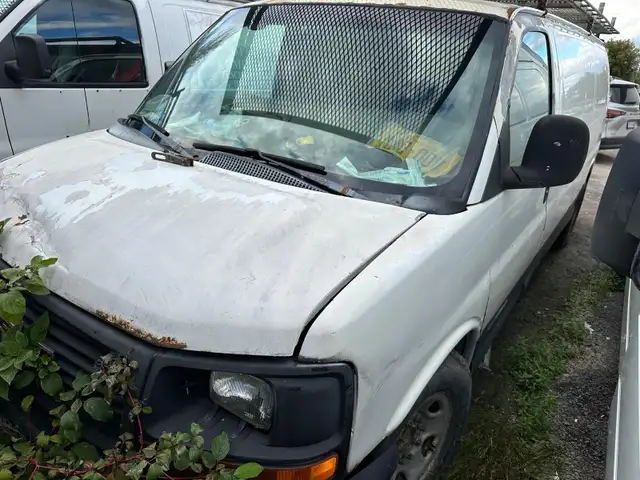 GMC Savana Cargo Van 300,000 km $2,500