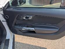 2021 Ford Mustang - Photo 11