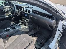 2021 Ford Mustang - Photo 12