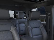 2026 GMC Canyon Denali HUD - Cooled Seats - Photo 24