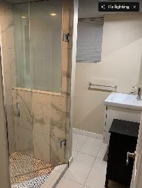 $1,800 - ONE   BEDROOM   BASEMENT   APARTMENT   BATHURST / STEEL - Photo 2