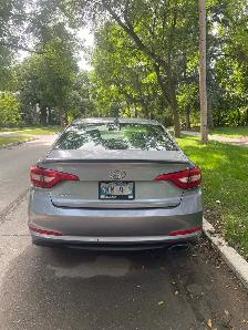 2015 Hyundai Sonata - Photo 4