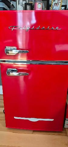 Mini fridge