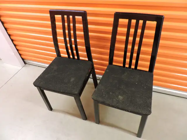 2 Chaises noires Alhut Ikea