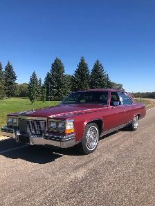 1985 Cadillac Fleetwood Broughm De’elegance - Photo 2