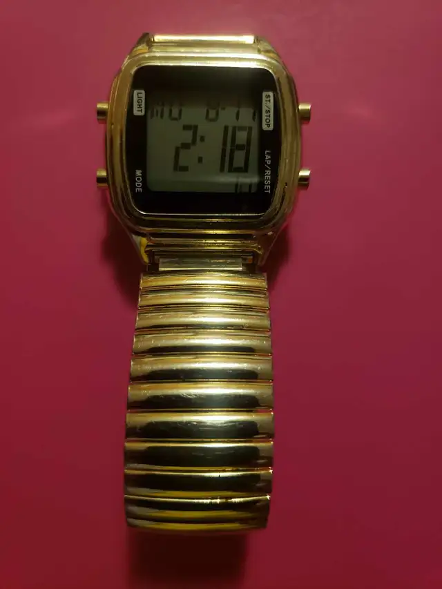 Montre quartz numérique