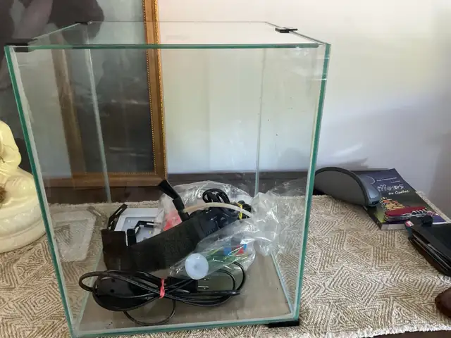 2 Aquariums à vendre