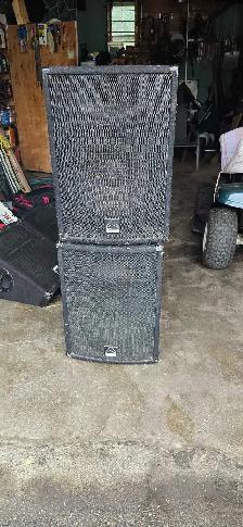 Yorkville P.A. with speakers, mics, chords, mic stands etc... - Photo 3