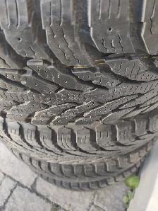 225-60R18x4 pneus hiver Nokian Nordman comme neufs.