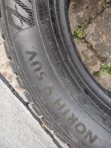 225-60R18x4 pneus hiver Nokian Nordman . Comme neufs - Photo 5