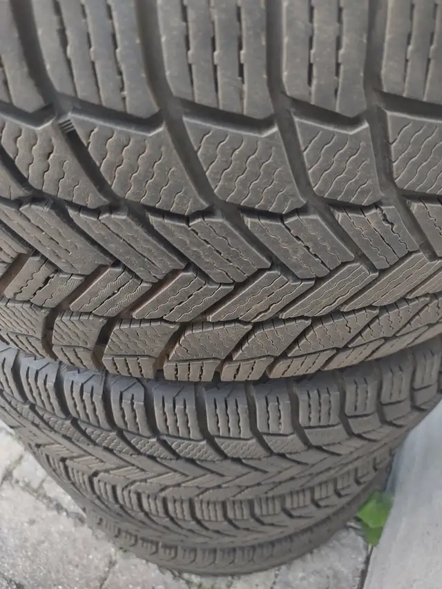 245-50R20x4 pneus hiver Michelin X-Ixe Snow comme neuf.
