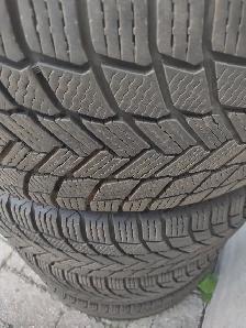 245-50R20x4 pneus hiver Michelin X-Ixe Snow comme neuf.