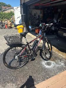 2 same E bikes,1000 watts very good condition 613-407-9500 - Photo 2