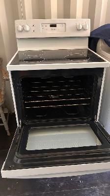 À vendre. Réfrigérateurs Danby et cuisinière GE flambants neufs - Photo 5
