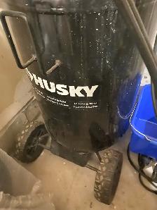 Husky 20 gallon air compressor - Photo 2