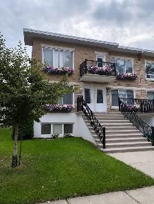 À LOUER – GRAND 5 ½ ENTIÈREMENT RÉNOVÉ À LASALLE – 2 800 $/MOIS