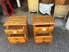 Free delivery used Pair of Vintage Oak Nightstands - Photo 9