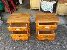 Free delivery used Pair of Vintage Oak Nightstands - Photo 10
