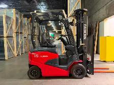 Nichiyu Electric 3300lbs Forklift reach 16.4 feet