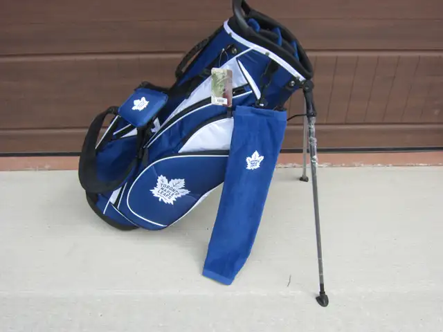 NEW NHL LICENSED FLAMES   LEAFS   CANADIENS BAG   TOWEL
