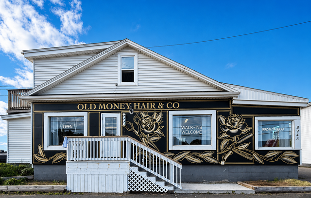 Hairstylists/Barbers Wanted