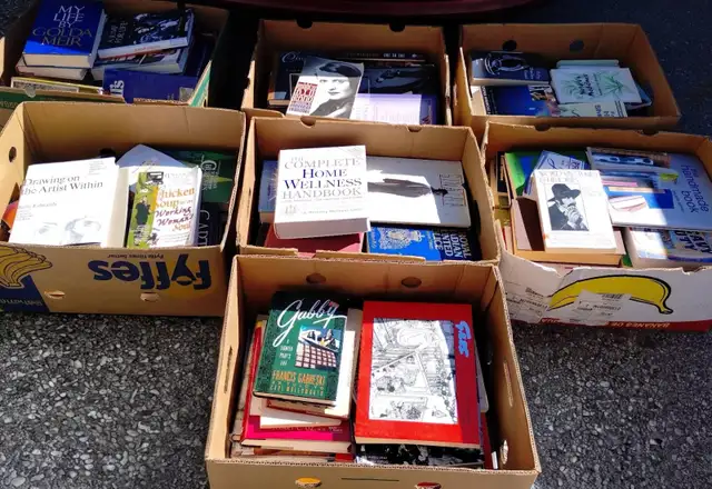 Book Lovers Dealers Flea Market Vendors Antique Market Sellers