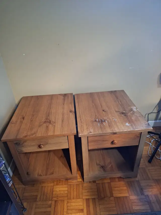 2 FREE SIDE TABLES MIDLAND