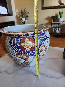 Decorative ceramic pot