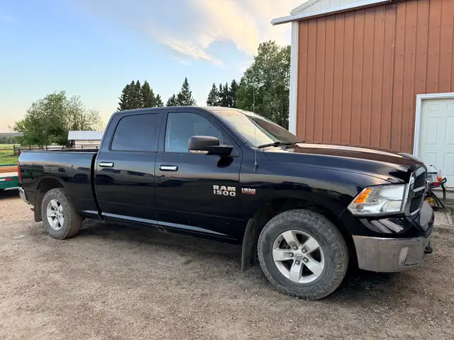 2014 Ram 1500 SLT Crew Cab 4x4 5.7 HEMI — $4,999