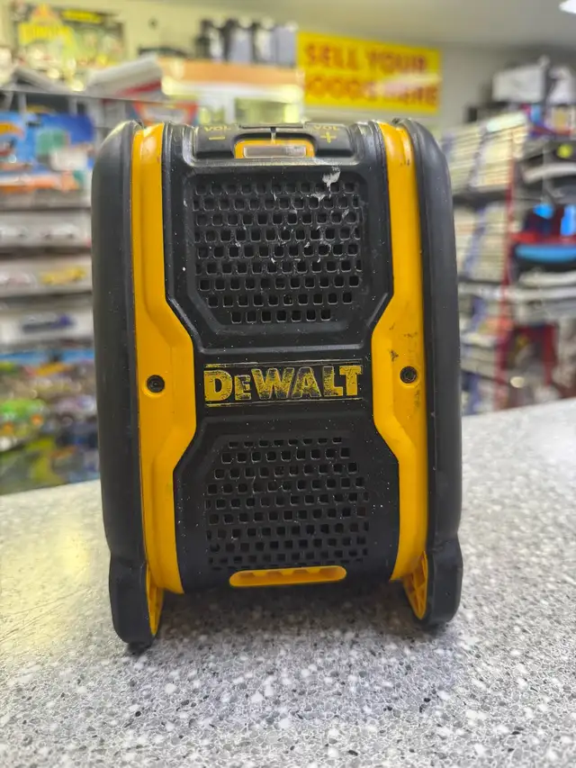 Dewalt DCR006 B/T Speaker AM/FM Radio