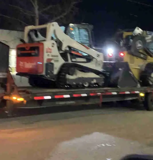 Experienced Skidsteer Operator