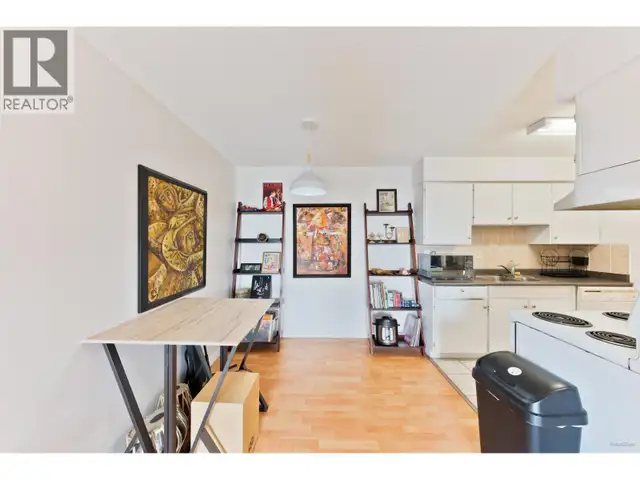 Furnished Private Room in a nice 2 bedroom Condo in New West