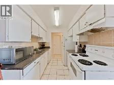 Furnished Private Room in a nice 2 bedroom Condo in New West - Photo 3