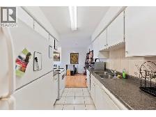 Furnished Private Room in a nice 2 bedroom Condo in New West - Photo 4