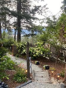 West Kelowna 2 Bdrm 1 Ba View Pool Hot Tub $2350 - Photo 10