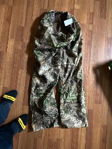 ONE NEW CAMO PANTS MEN'S AGO REALTREESZ. MED. ELASTIC WAIST