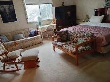 Live in a room in a Mansion in St. Catharines-Roomies Wanted - Photo 2