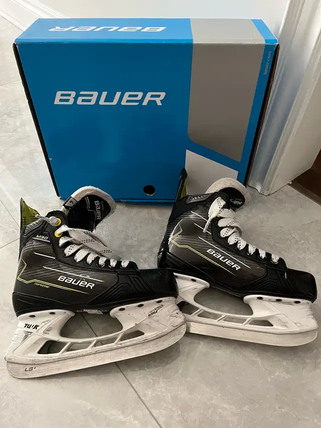 Boys Skates Bauer M30 size 4D - $60