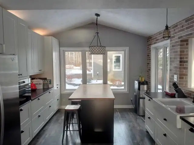 HIRING PROFESSIONAL INTERIOR PAINTER/DRIVER (Truck/SUV)