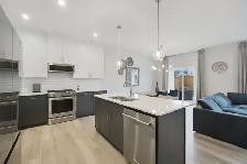 St.Albert Riverside! 4 Beds Up! Bonus Room! A/C! Whole package! - Photo 4